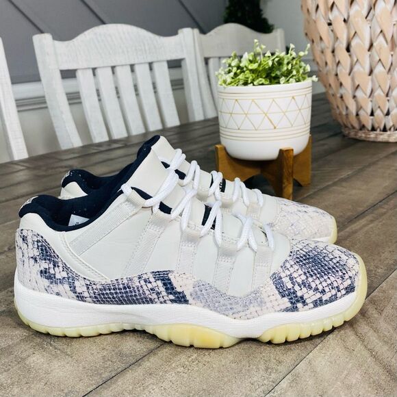 Nike Air Jordan 11 Retro Low Light Bone Snakeskin Sneakers Size 7y - Picture 1 of 7